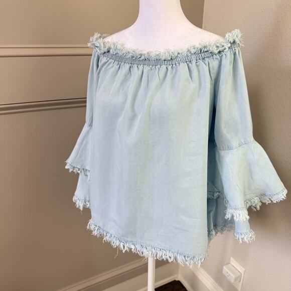Boston Proper Off-the-Shoulder Chambray Fringe Bell Sleeve Boho Top M Light Blue - Picture 2 of 7